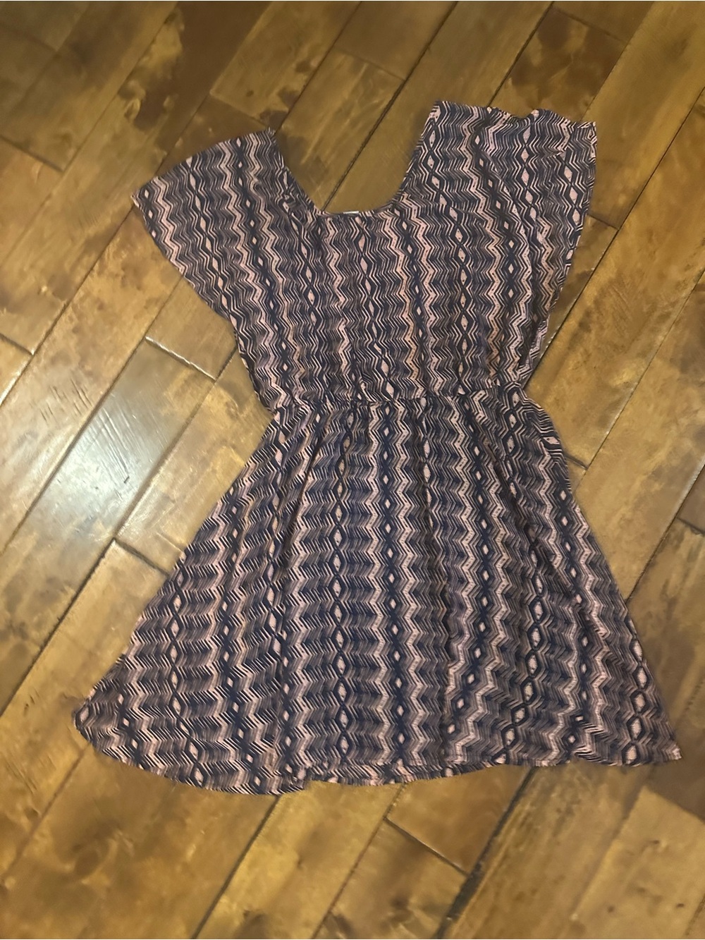 Bar III Pink & Navy Geometric Flutter-Sleeve Dress Size M